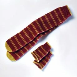 Film & TV Harry Potter - Gryffindor Mittens & Slouch Socks Knitting Kit