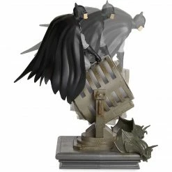 Batman Figurine Bat Signal Table Lamp PALADONE