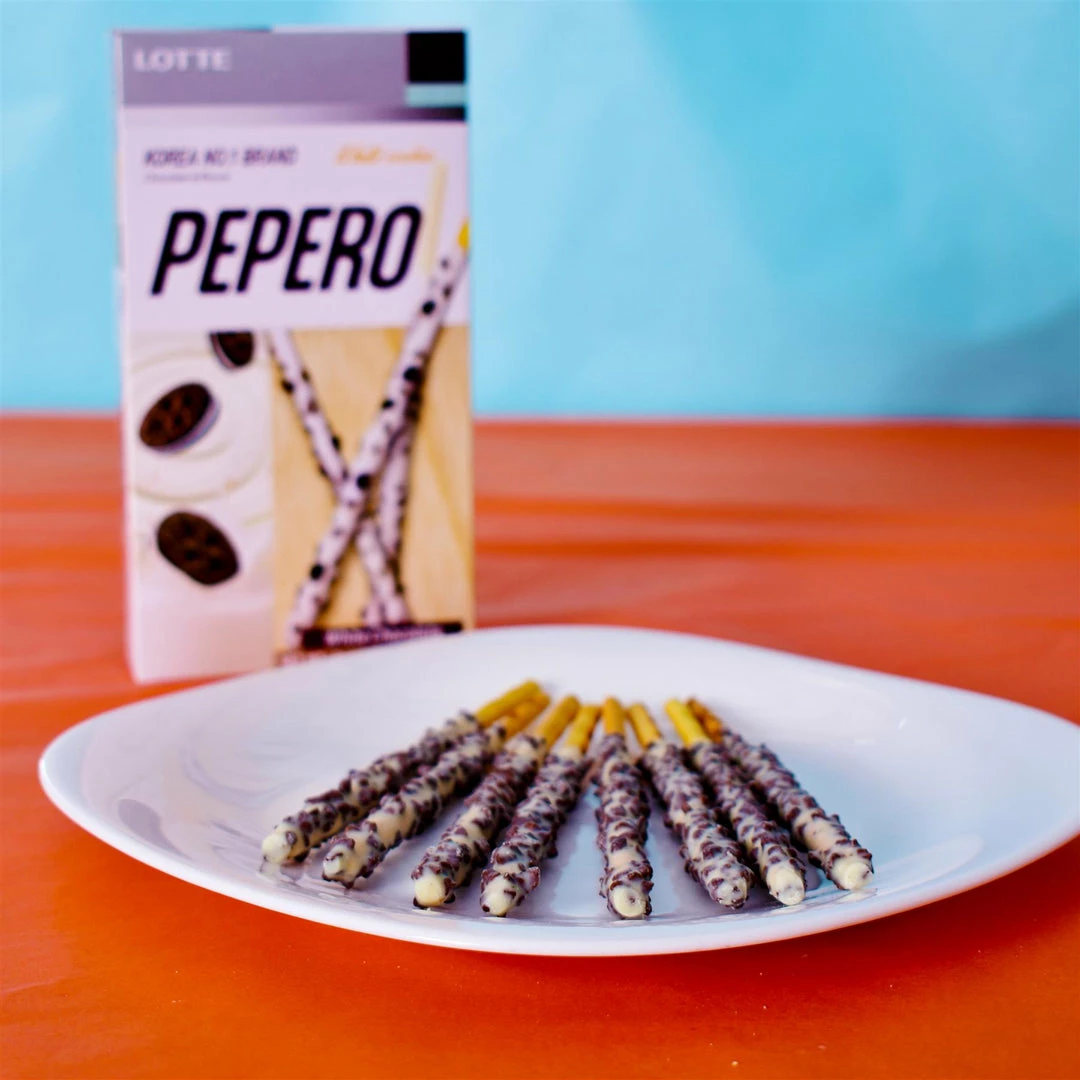 Pepero - White Cookie Snacks & Drinks