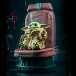 The Mandalorian Premier Collection - The Child In Chair 30 Cm 1/2 Scale Statue