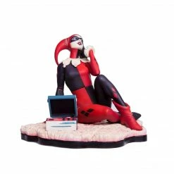DC Comics Batman: The Animated Series Harley Quinn Waiting For My J Man Statue