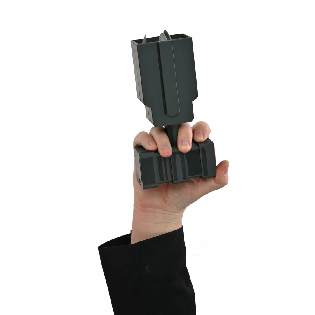 Batman: The Animated Series Grapnel Replica Film & TV